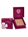 BENEFIT HOOLA